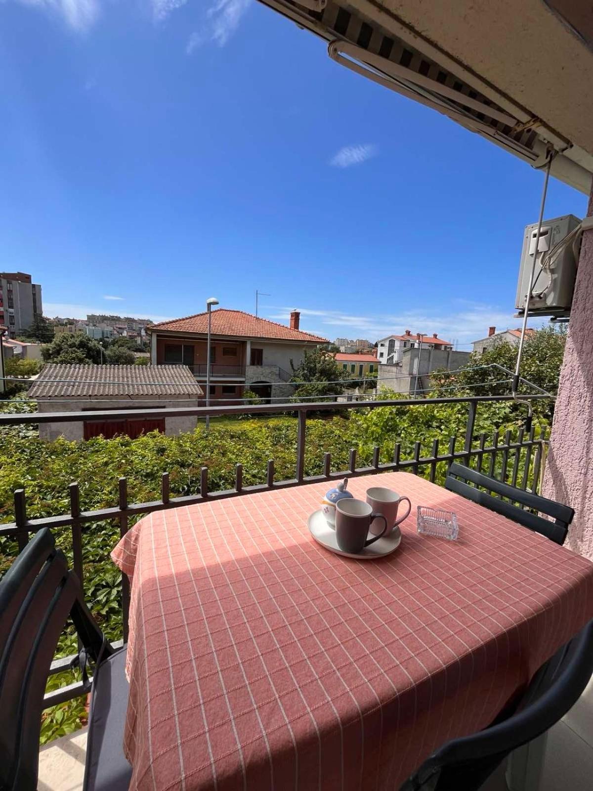 Apartments Mirijana Pula Exterior photo