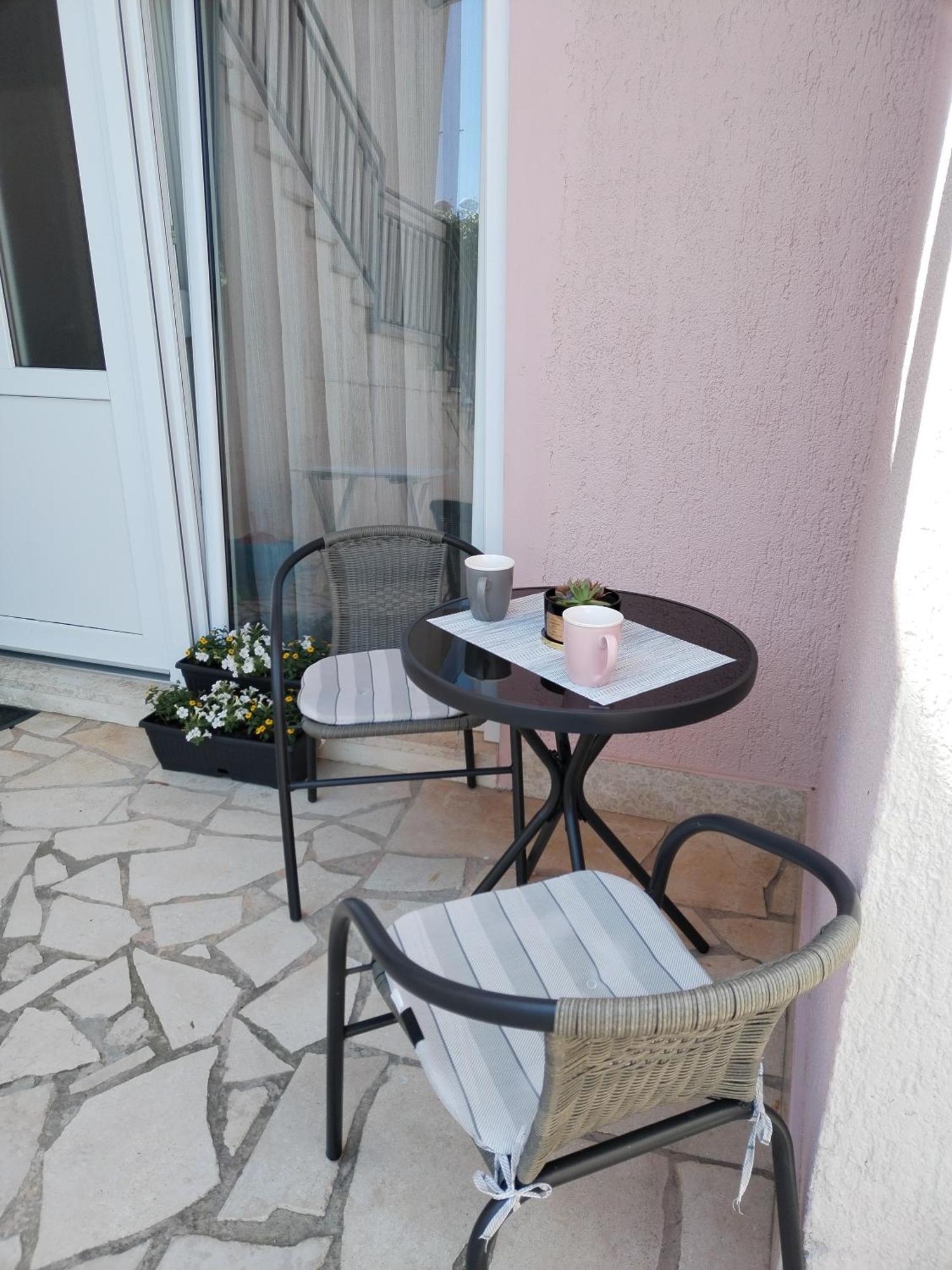 Apartments Mirijana Pula Exterior photo